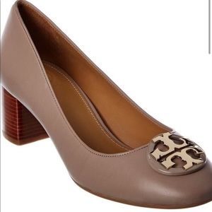 Tory Burch Claire 50 MM Pumps Size 10 French Gray